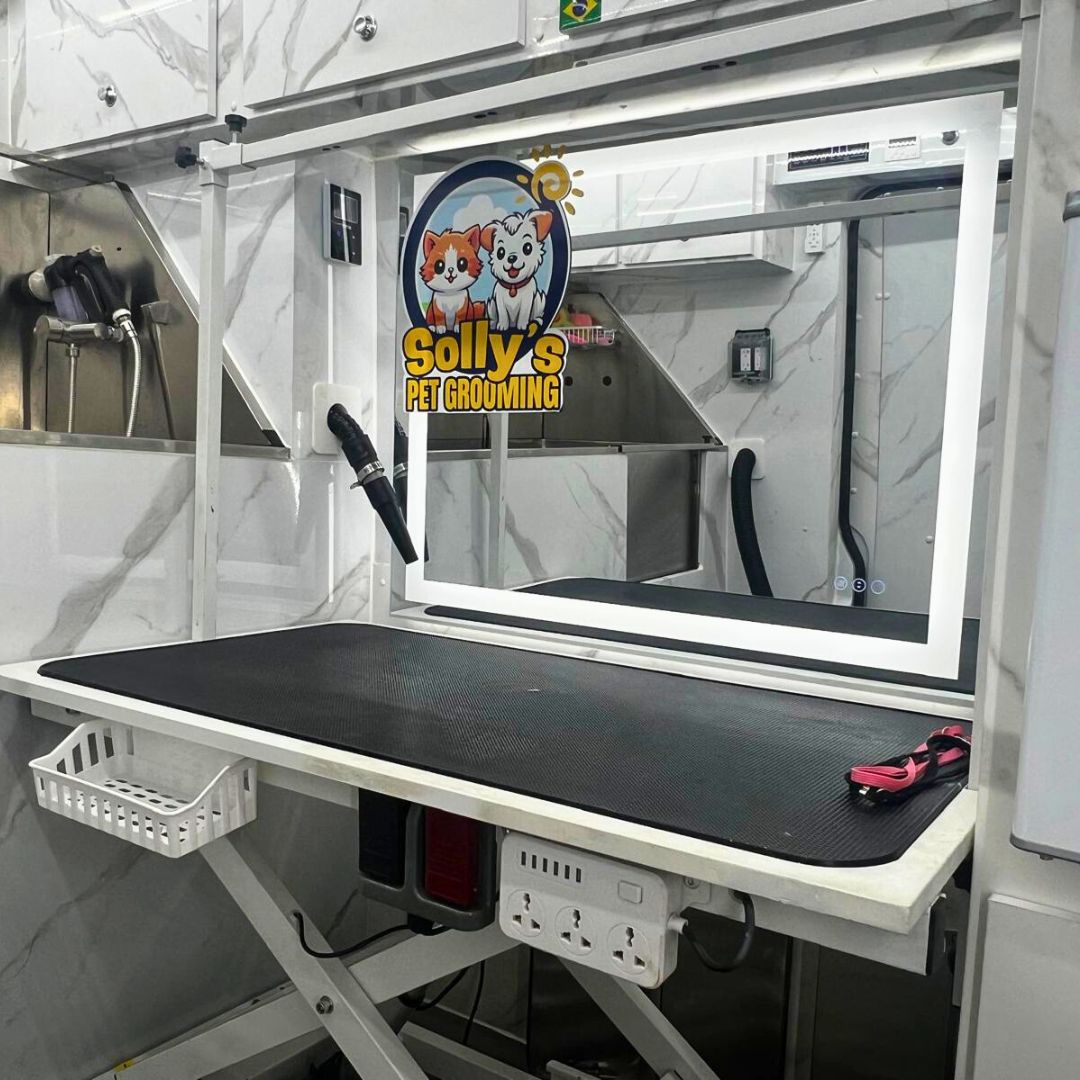 Solly's Grooming Van Exterior